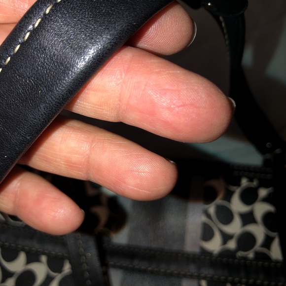 Coach bag. - Picture 4 of 11